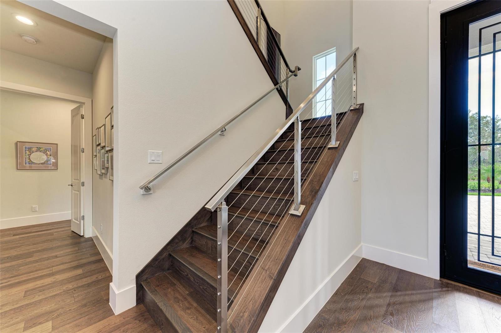 FOUNDERS CLUB - Residential