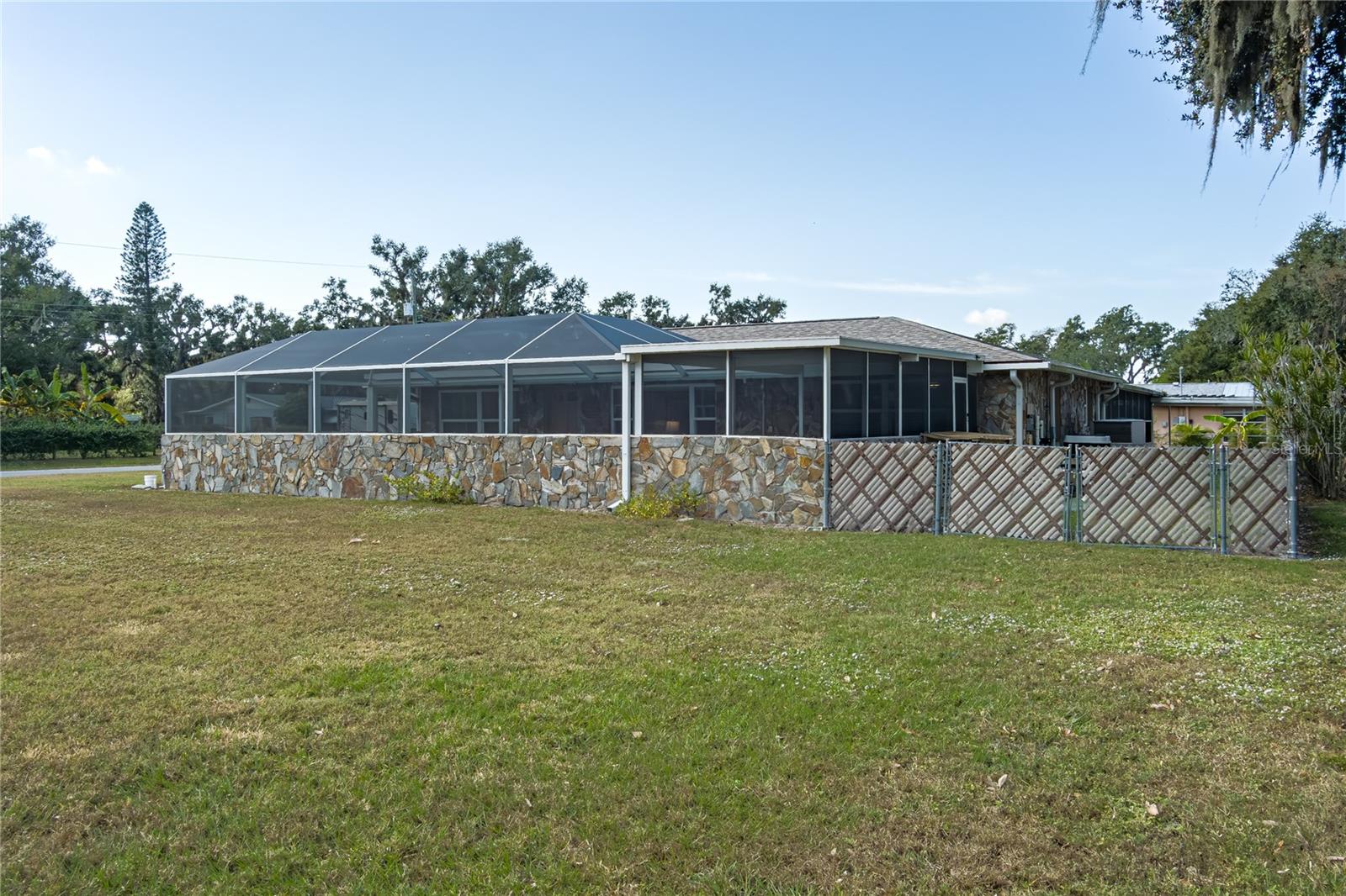 OAK MANOR - Residential