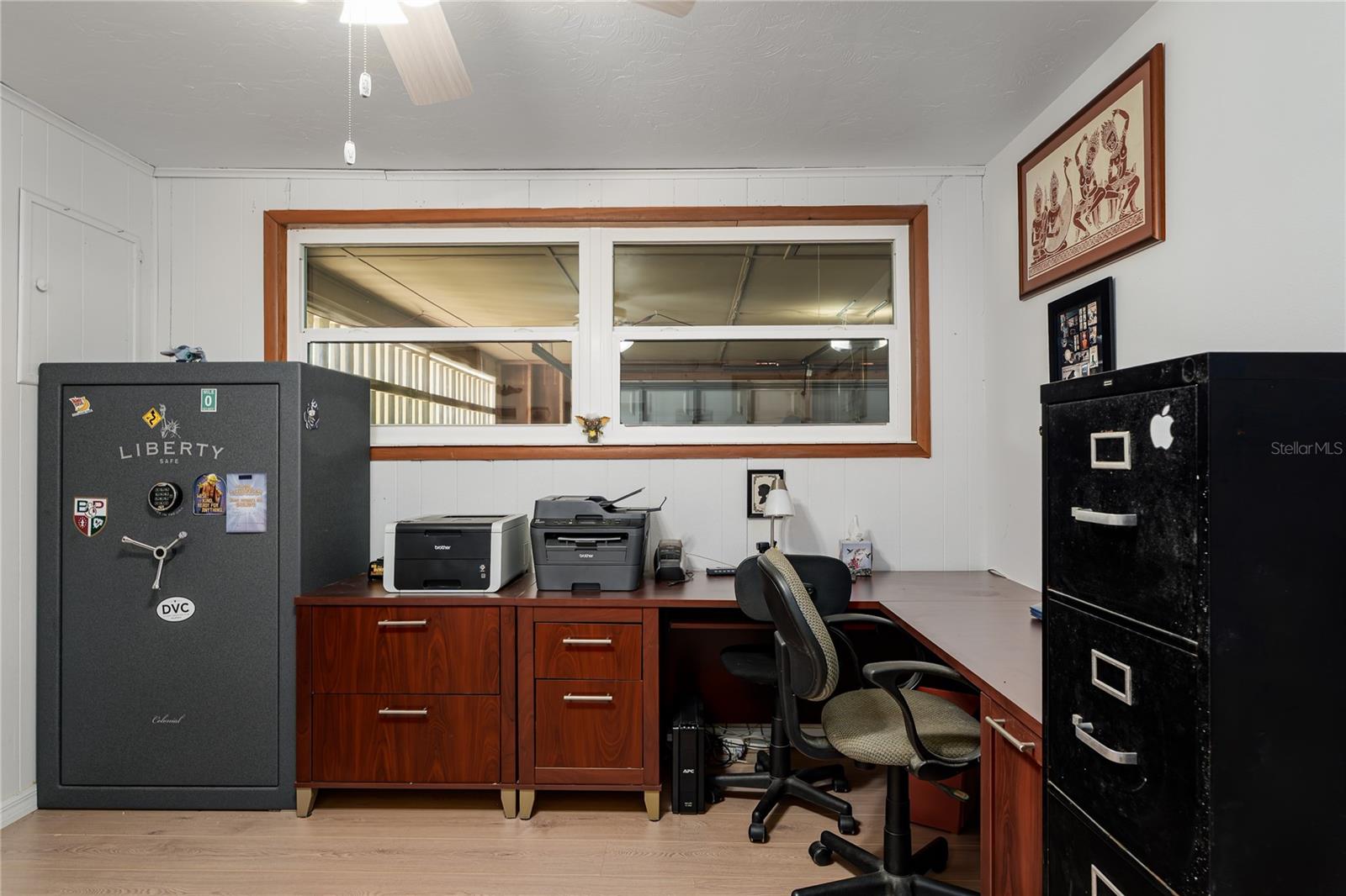 OAK MANOR - Residential