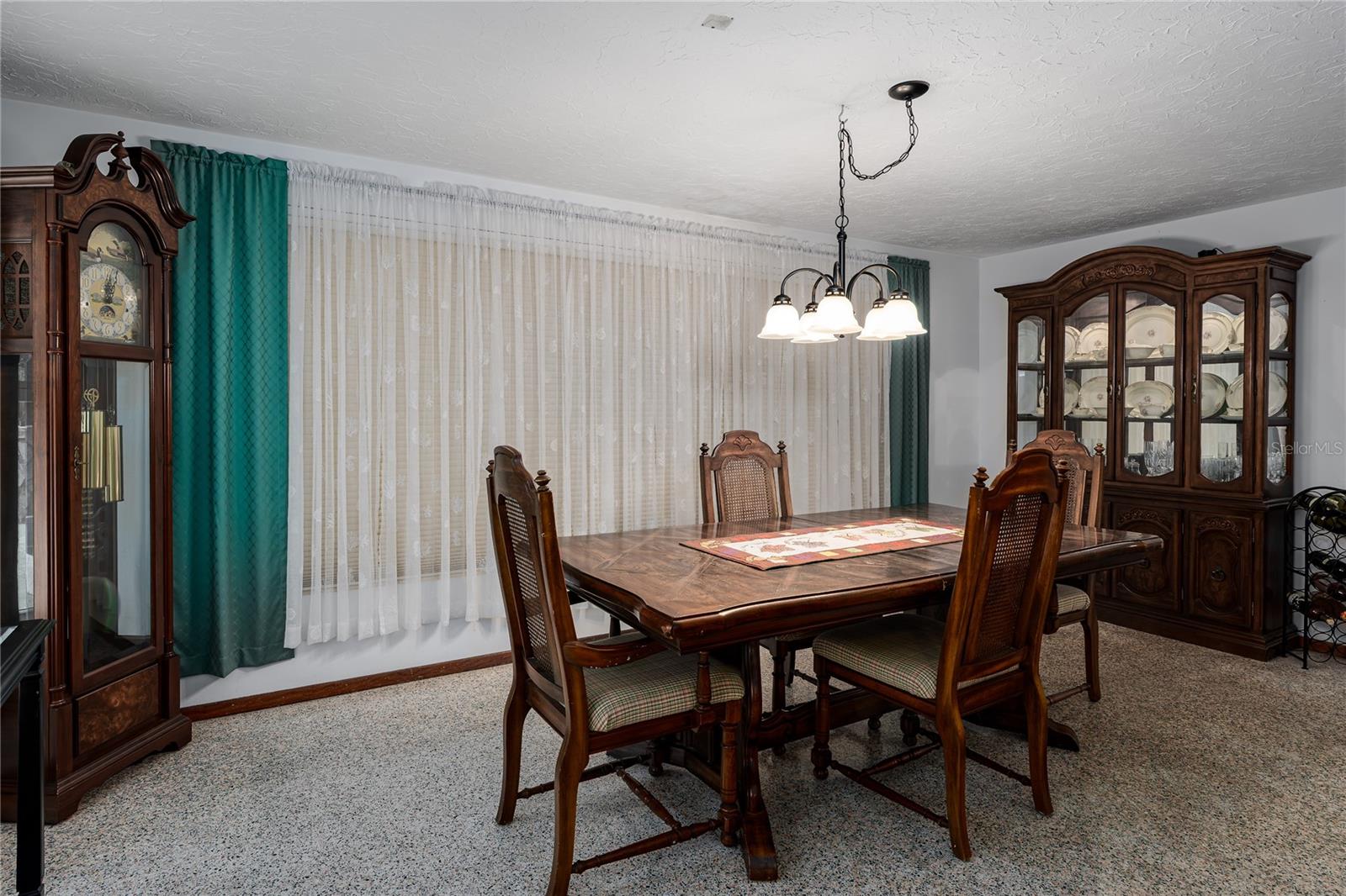 OAK MANOR - Residential