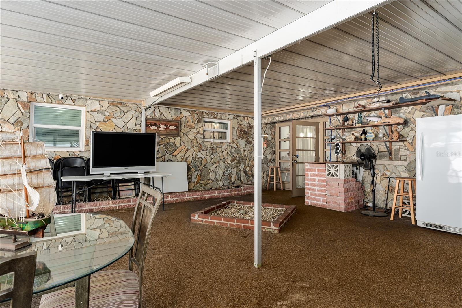 OAK MANOR - Residential