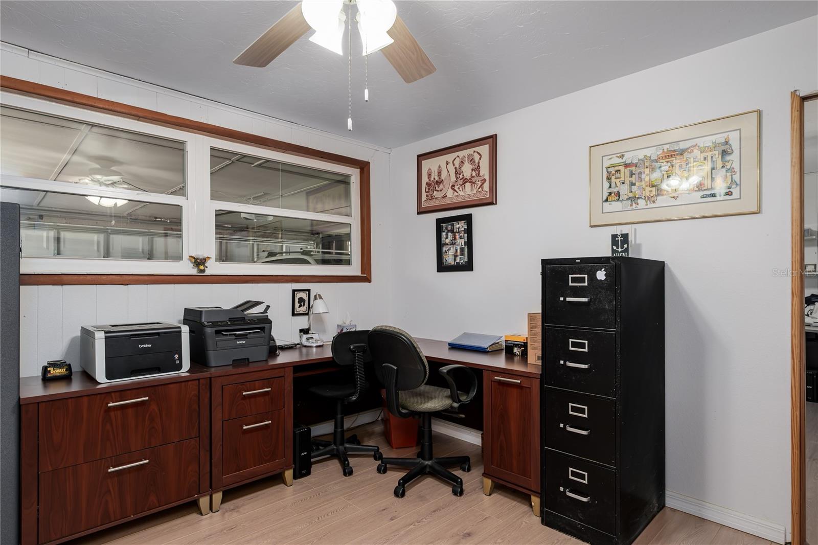 OAK MANOR - Residential