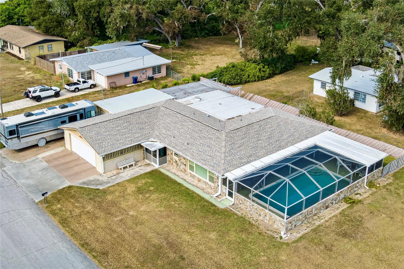 OAK MANOR - Residential