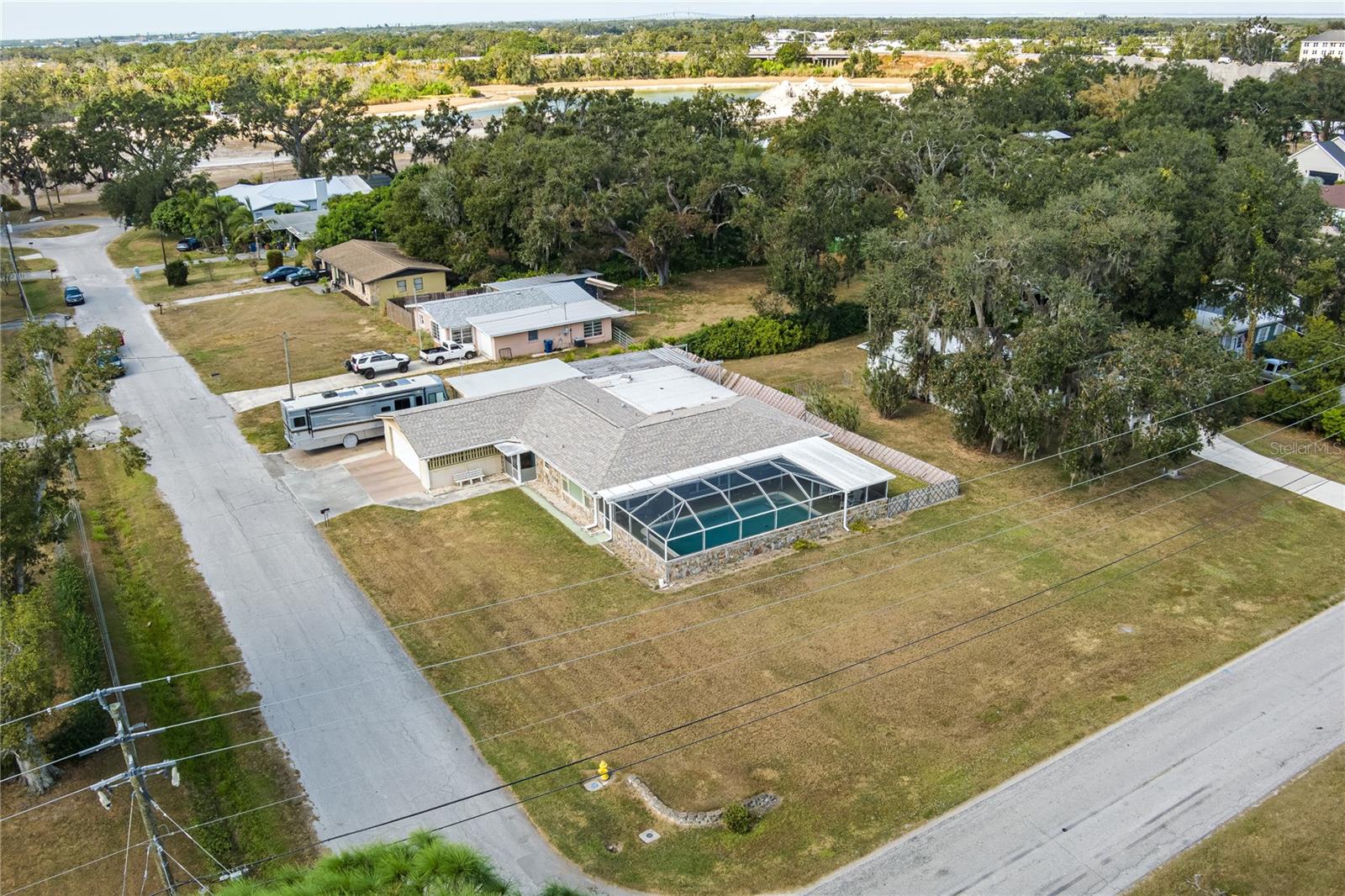 OAK MANOR - Residential