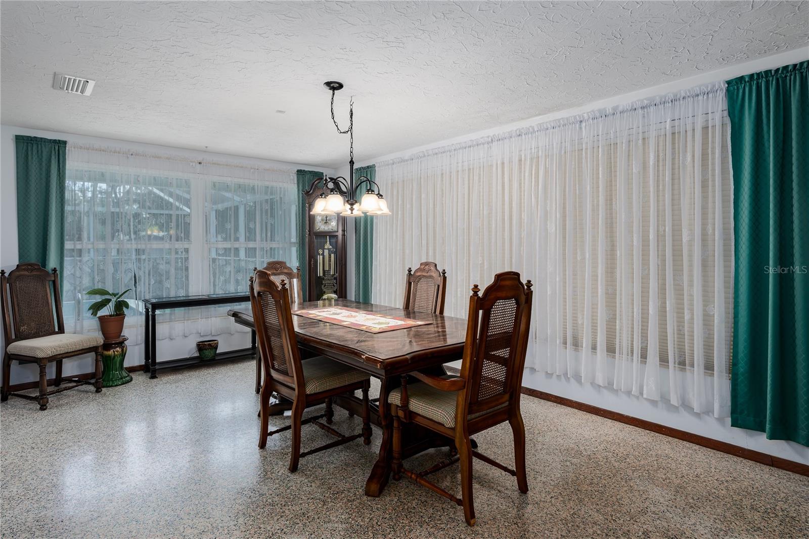 OAK MANOR - Residential