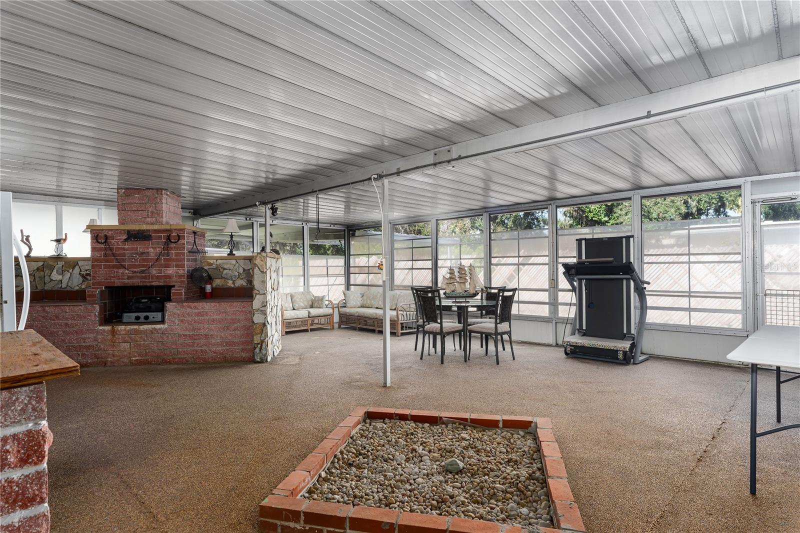 OAK MANOR - Residential