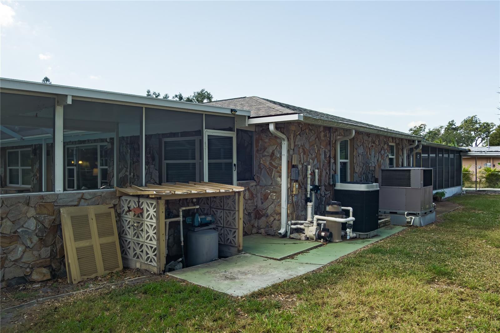 OAK MANOR - Residential