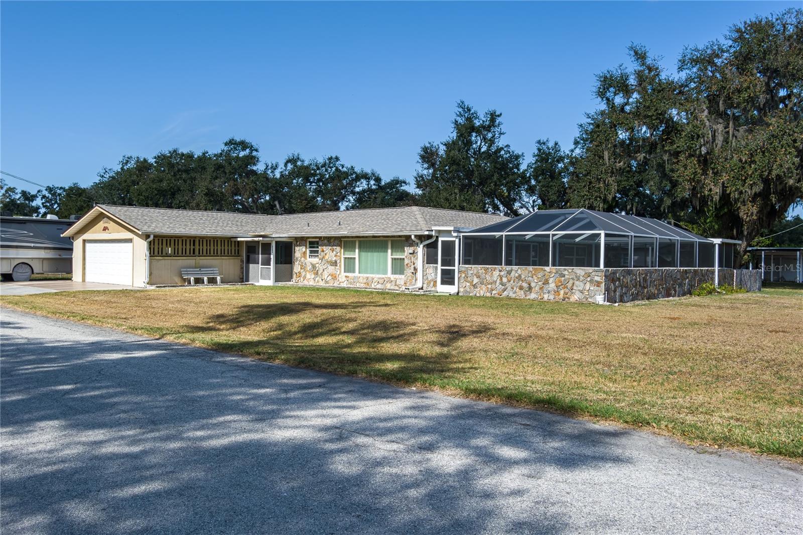 OAK MANOR - Residential