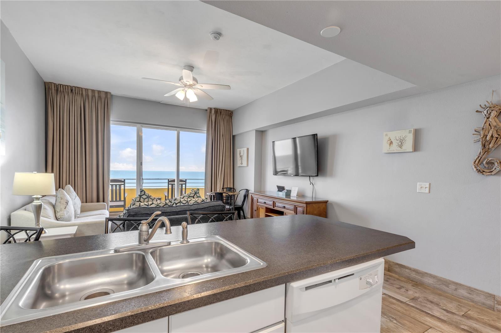 OCEAN WALK 01 DB CONDO - Residential