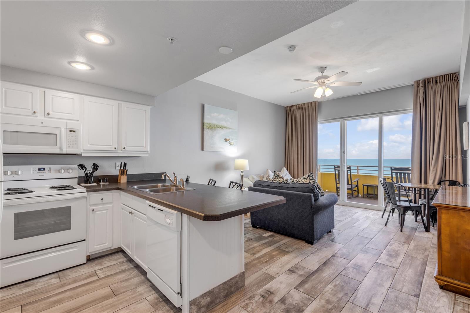 OCEAN WALK 01 DB CONDO - Residential