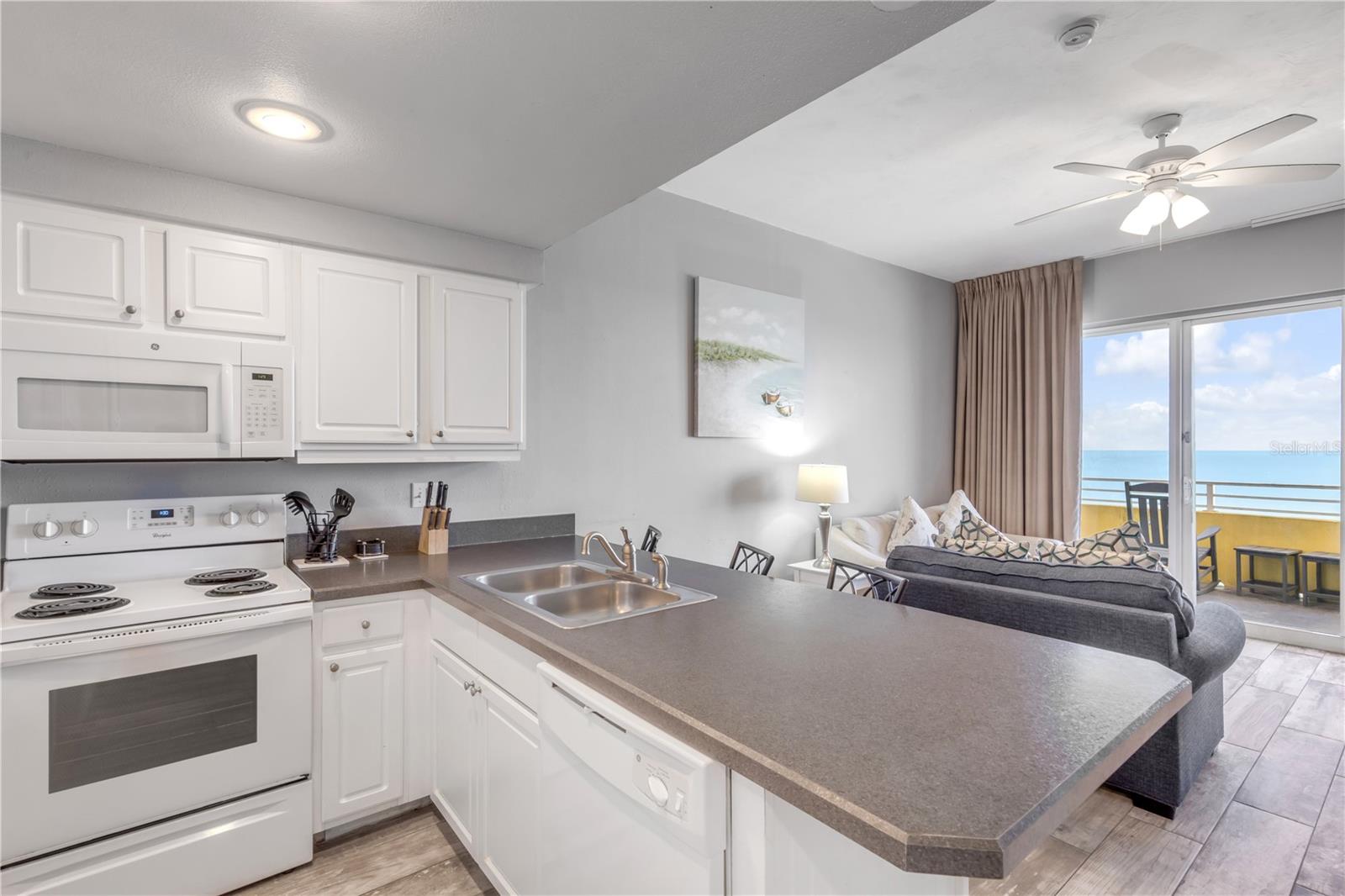 OCEAN WALK 01 DB CONDO - Residential