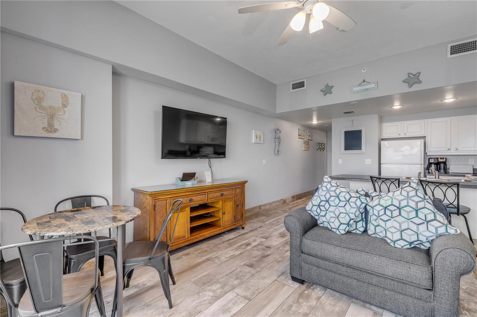 OCEAN WALK 01 DB CONDO - Residential