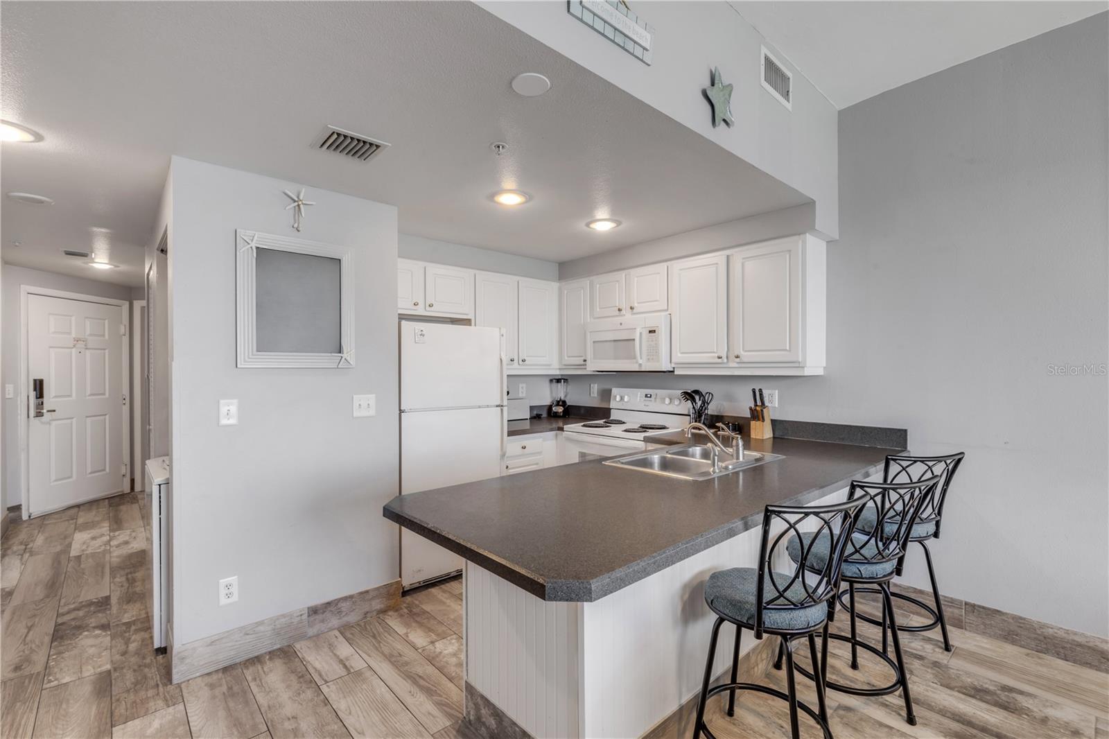 OCEAN WALK 01 DB CONDO - Residential