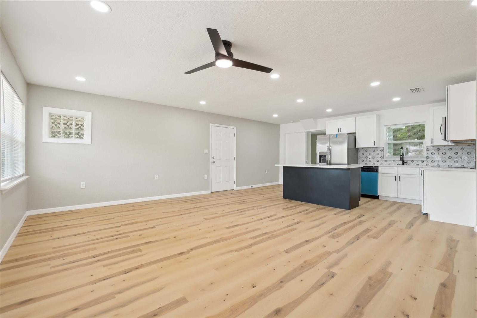 918 LOUISE LANE