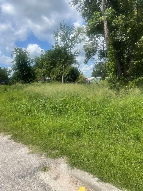 Tiny photo for 14435 Oak Street, Groveland, FL 34736 (MLS # S5128662)