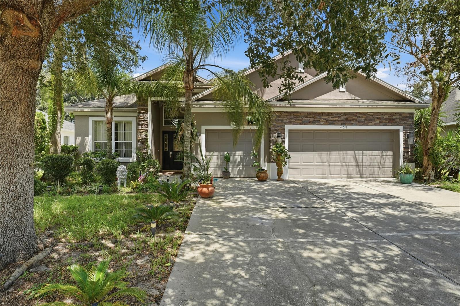 458 WOODFORD DRIVE