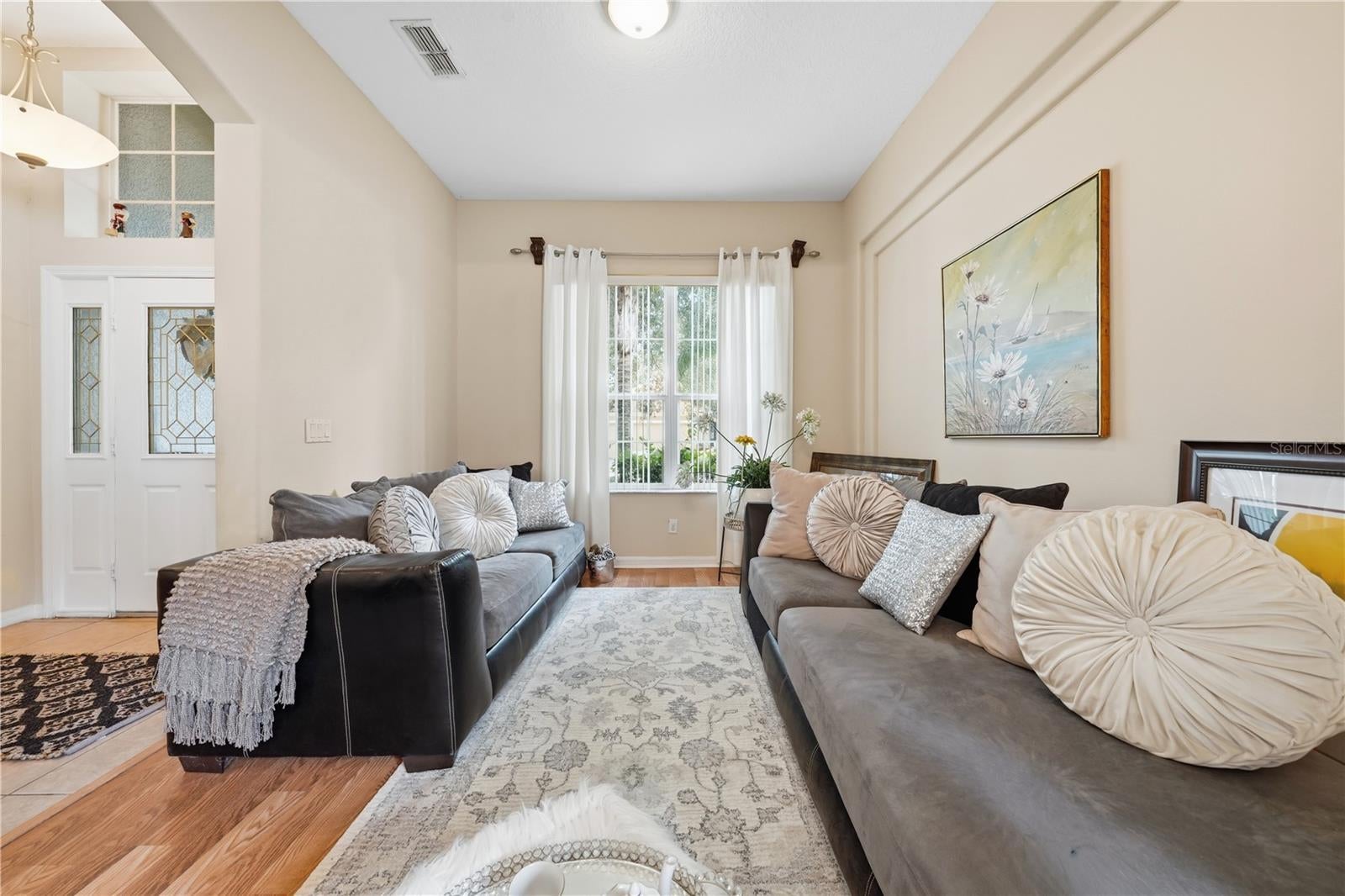 458 WOODFORD DRIVE