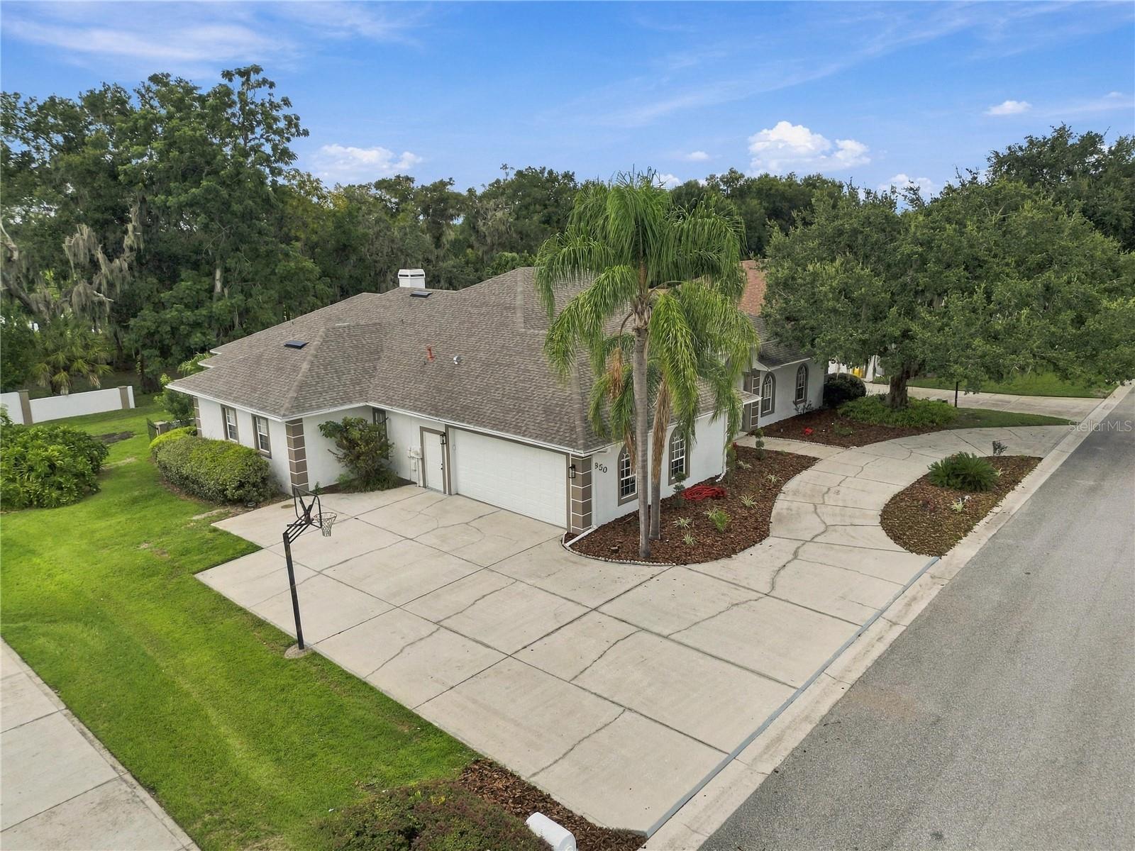 850 HANOVER WAY