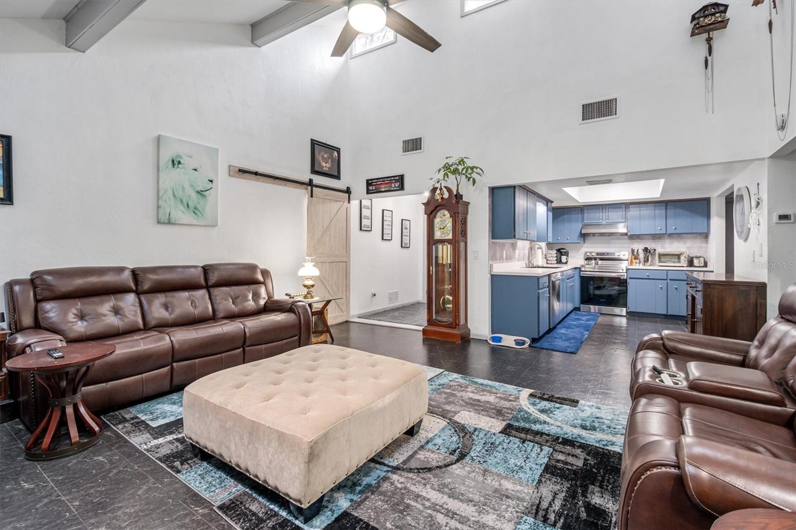 16 ULLYNN PLACE B