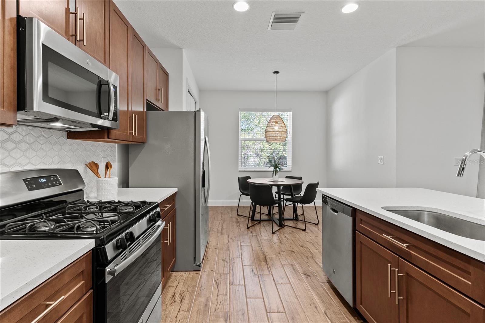 LAKESHORE RANCH PH I - Residential