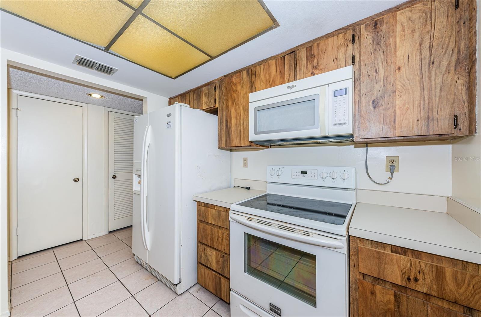 INVERNESS CONDO III PHASE I UNIT 6019 - Residential