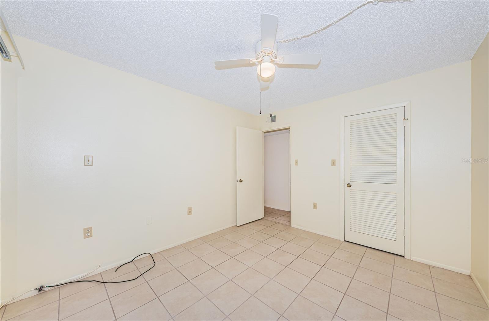 INVERNESS CONDO III PHASE I UNIT 6019 - Residential