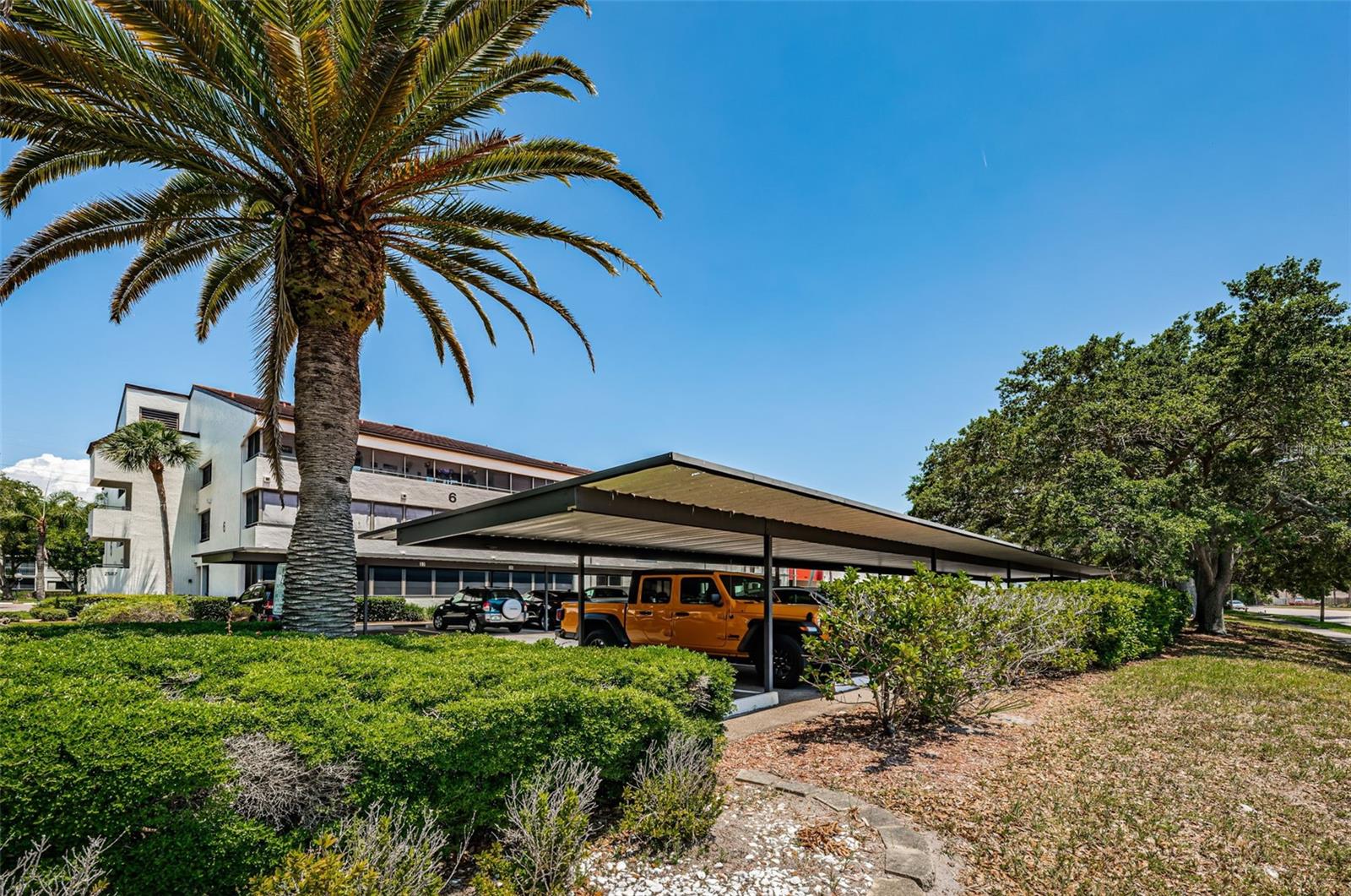 INVERNESS CONDO III PHASE I UNIT 6019 - Residential