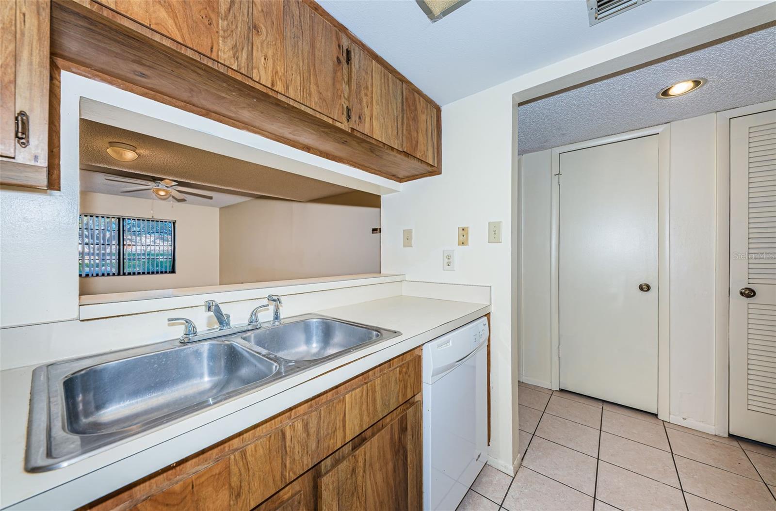 INVERNESS CONDO III PHASE I UNIT 6019 - Residential