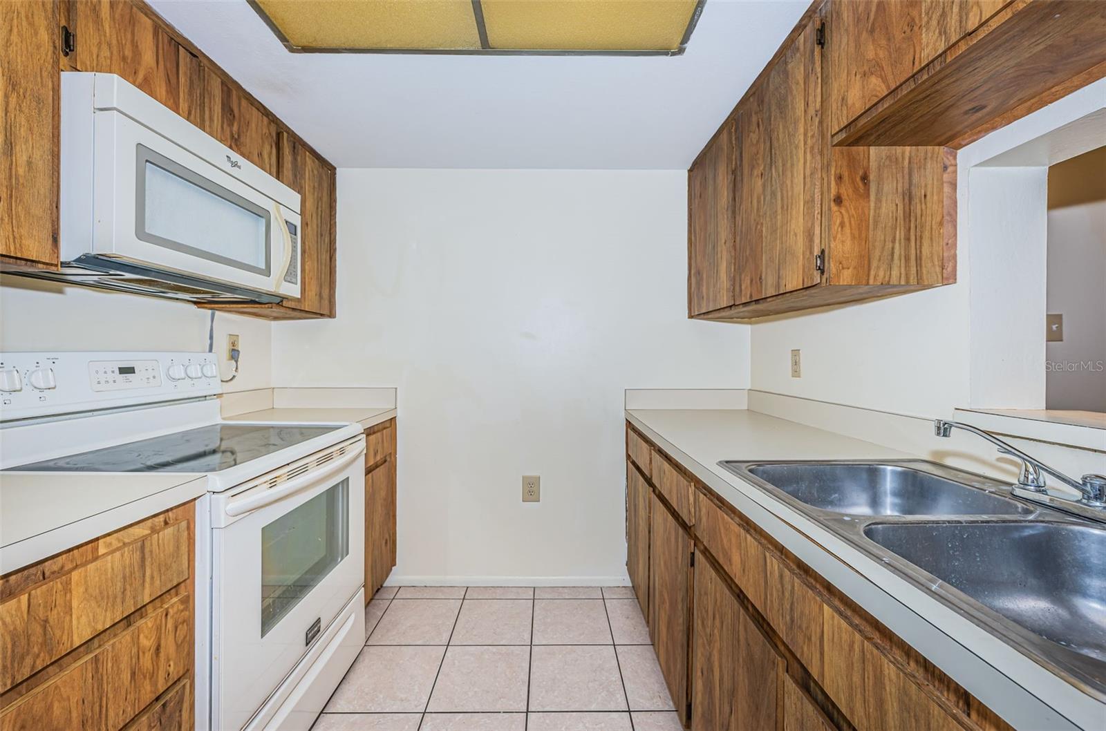 INVERNESS CONDO III PHASE I UNIT 6019 - Residential