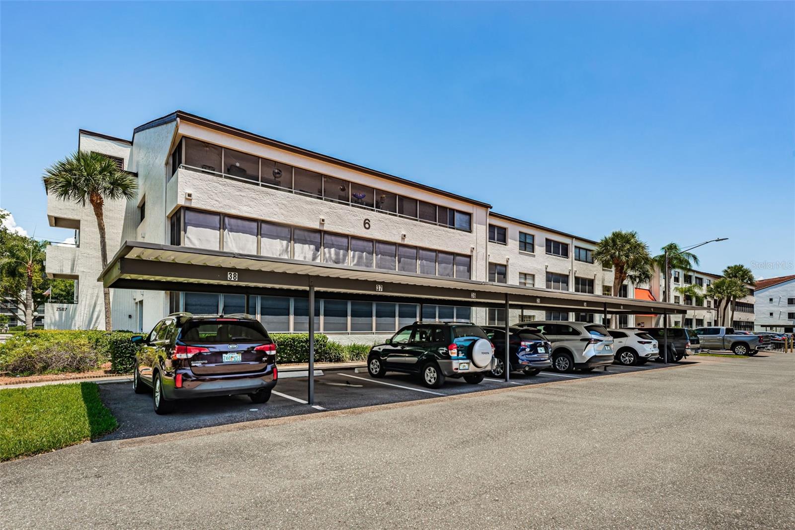 INVERNESS CONDO III PHASE I UNIT 6019 - Residential