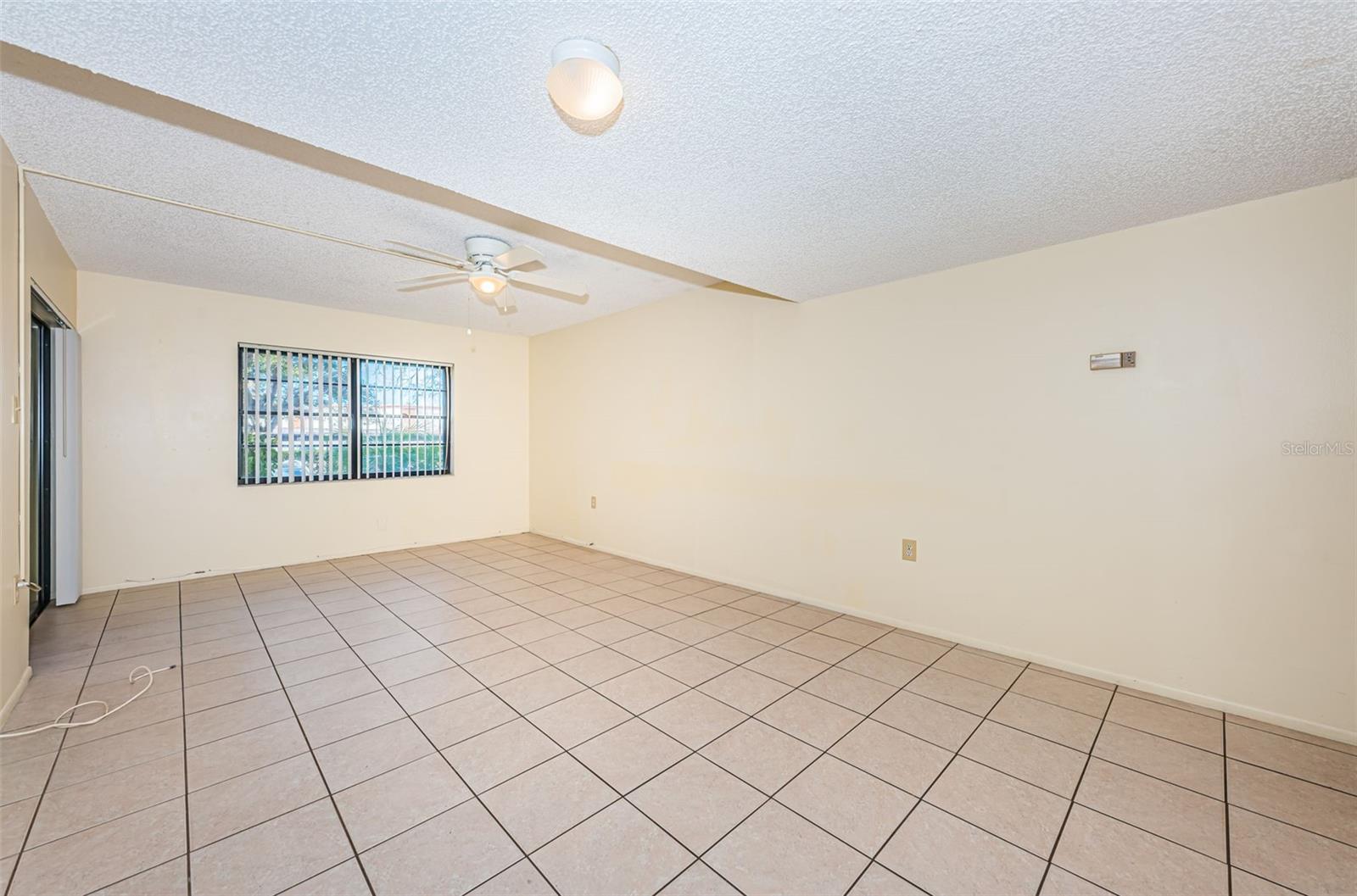 INVERNESS CONDO III PHASE I UNIT 6019 - Residential