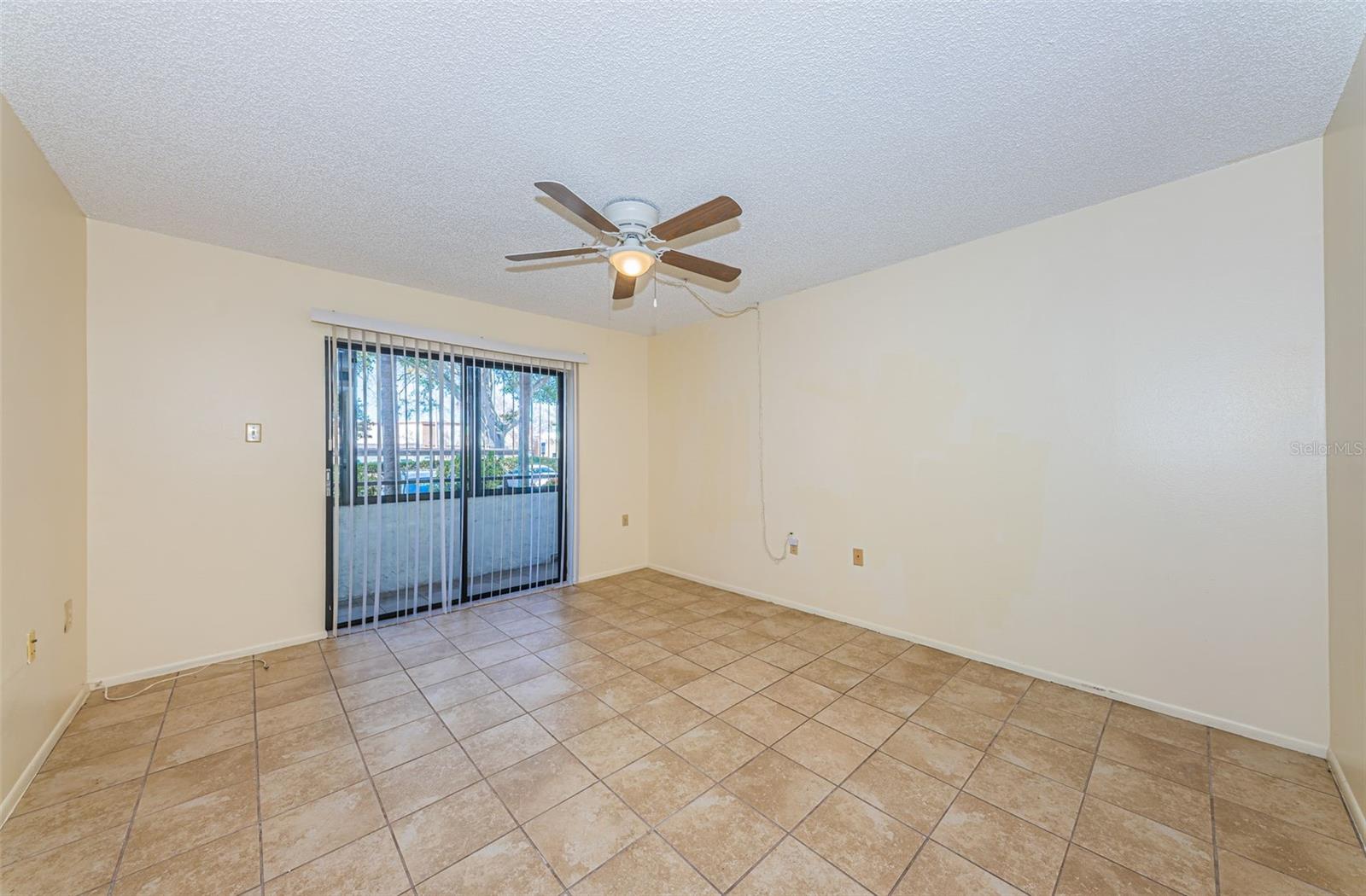 INVERNESS CONDO III PHASE I UNIT 6019 - Residential