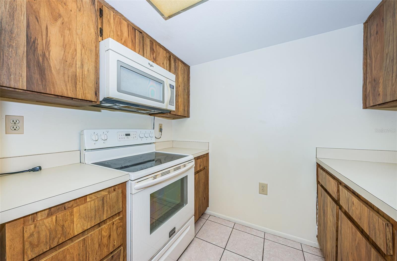 INVERNESS CONDO III PHASE I UNIT 6019 - Residential