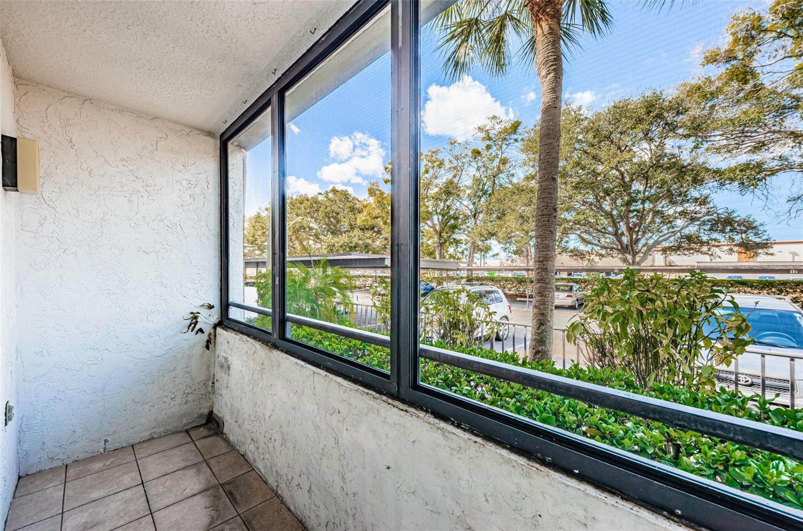 INVERNESS CONDO III PHASE I UNIT 6019 - Residential