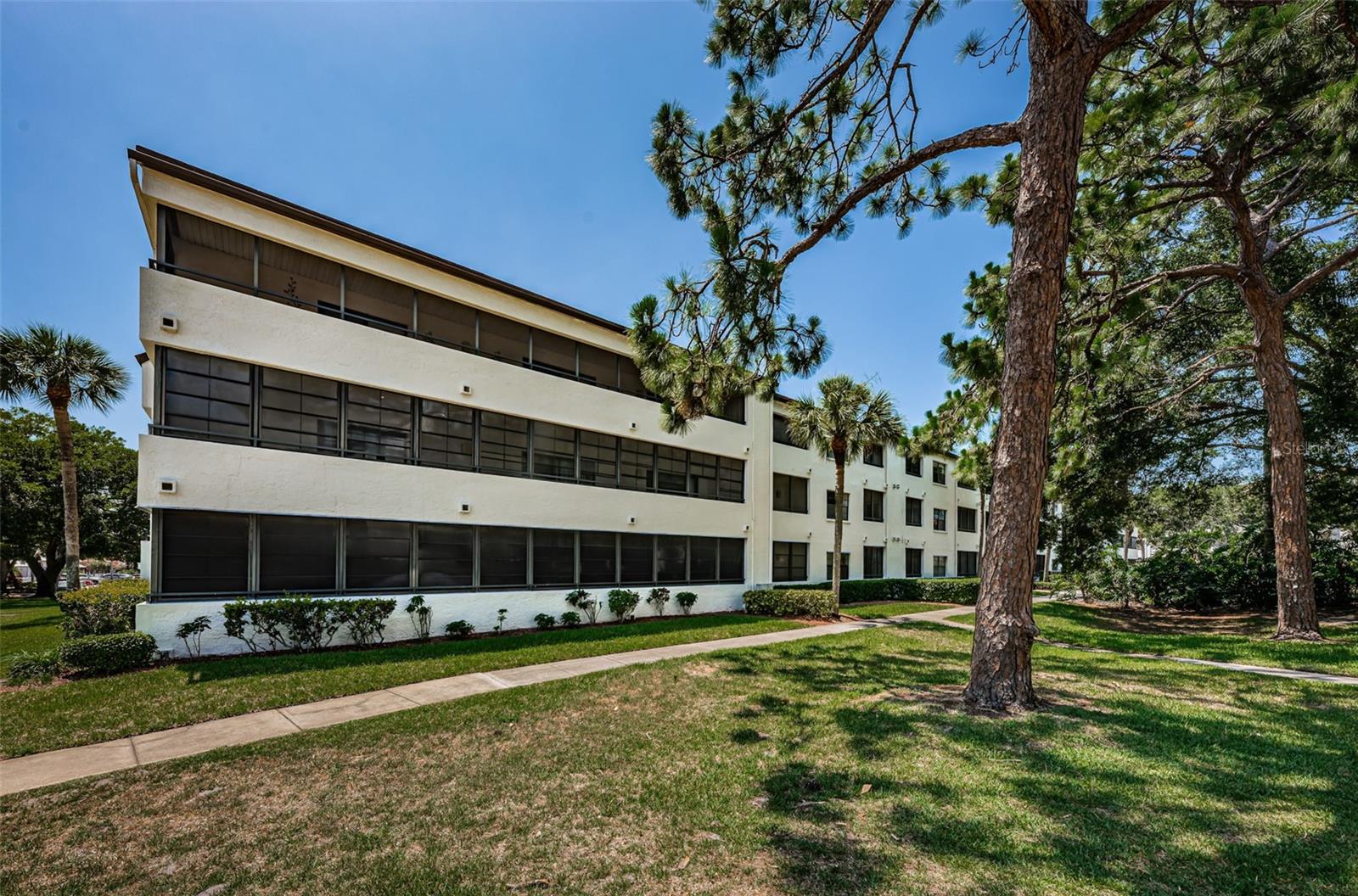 INVERNESS CONDO III PHASE I UNIT 6019 - Residential