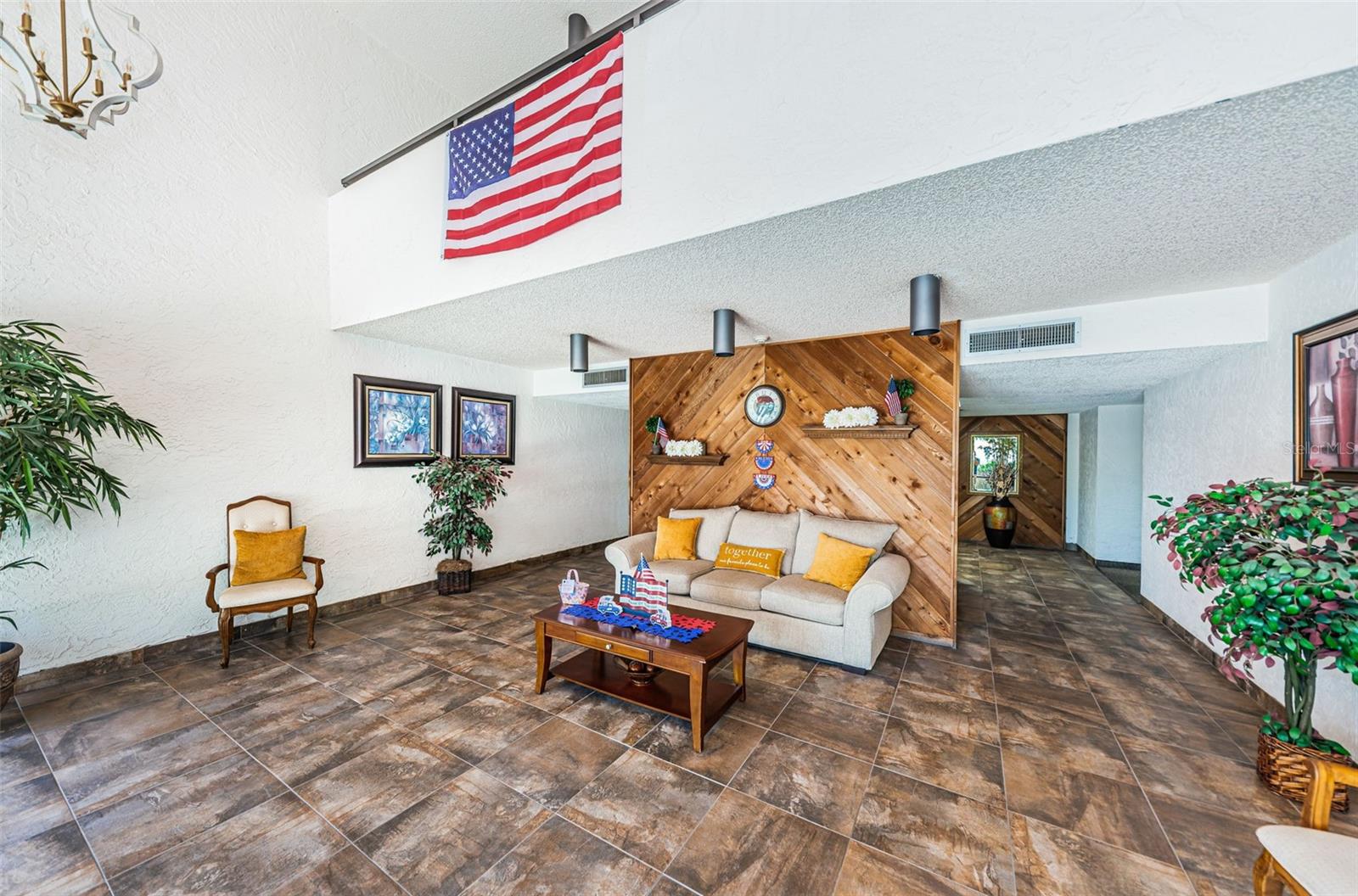 INVERNESS CONDO III PHASE I UNIT 6019 - Residential