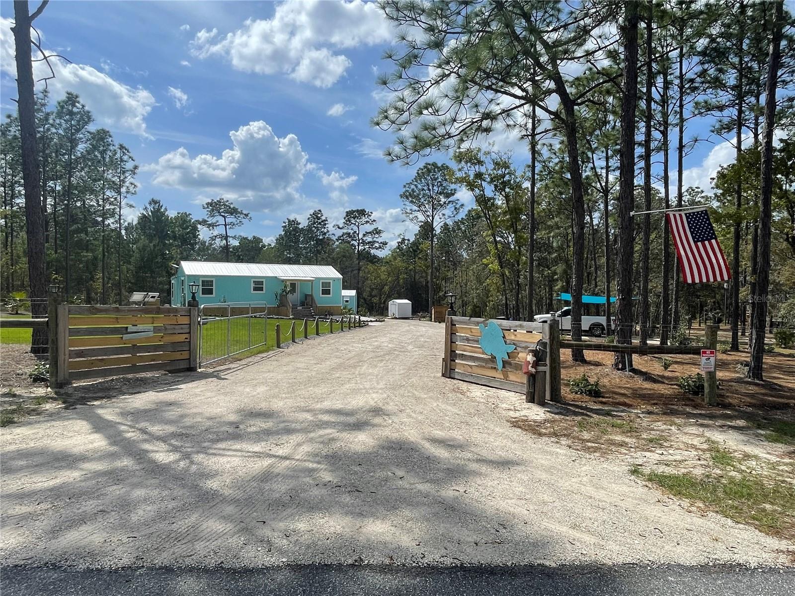 RAINBOW LAKES ESTATE - Land