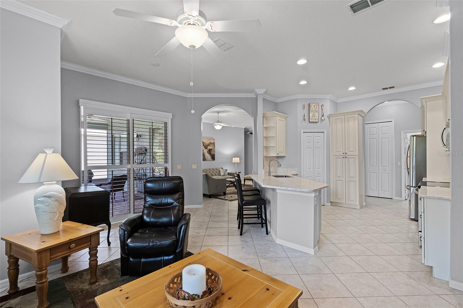 1124 HIDDEN BLUFF