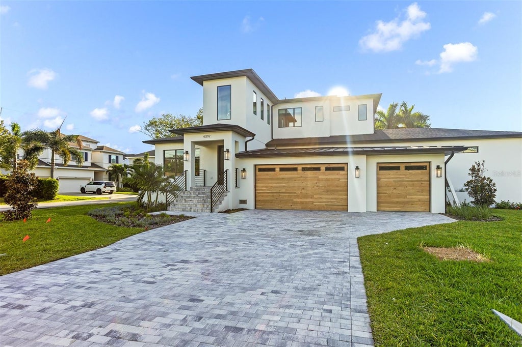 Photo of 6202 S Jones Road, Tampa, FL 33611 (MLS # J1004672)