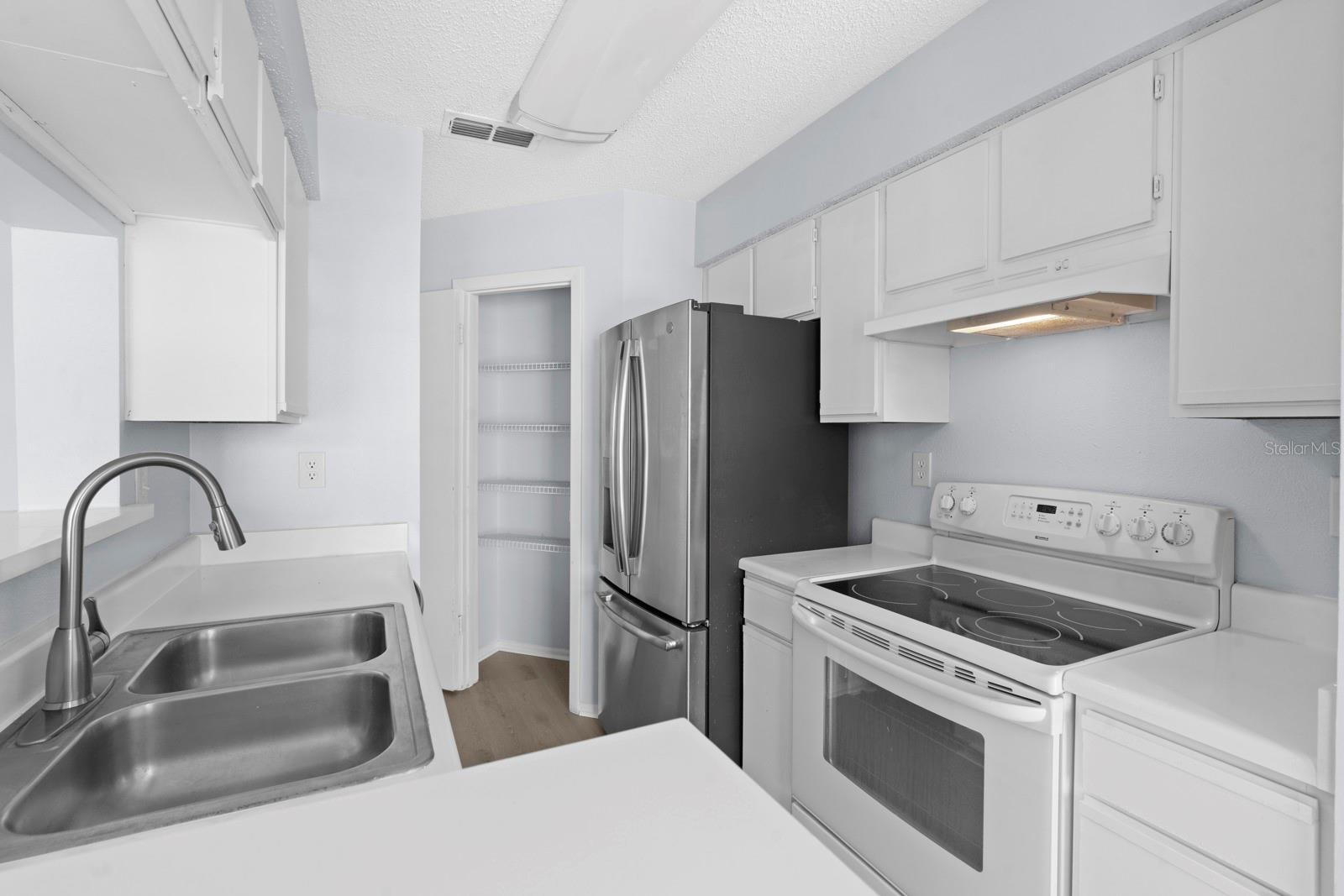 THE GRAND RESERVE CONDO - Residential