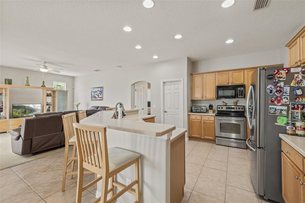 Photo of 144 Costa Loop Street, Auburndale, FL 33823 (MLS # L4954165)