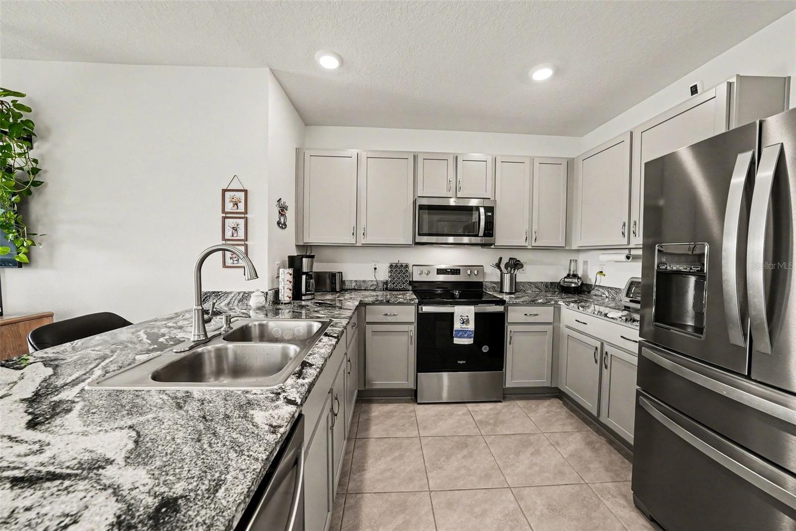 AVALON PARK WEST-NORTH PH 2 4 5 - Residential