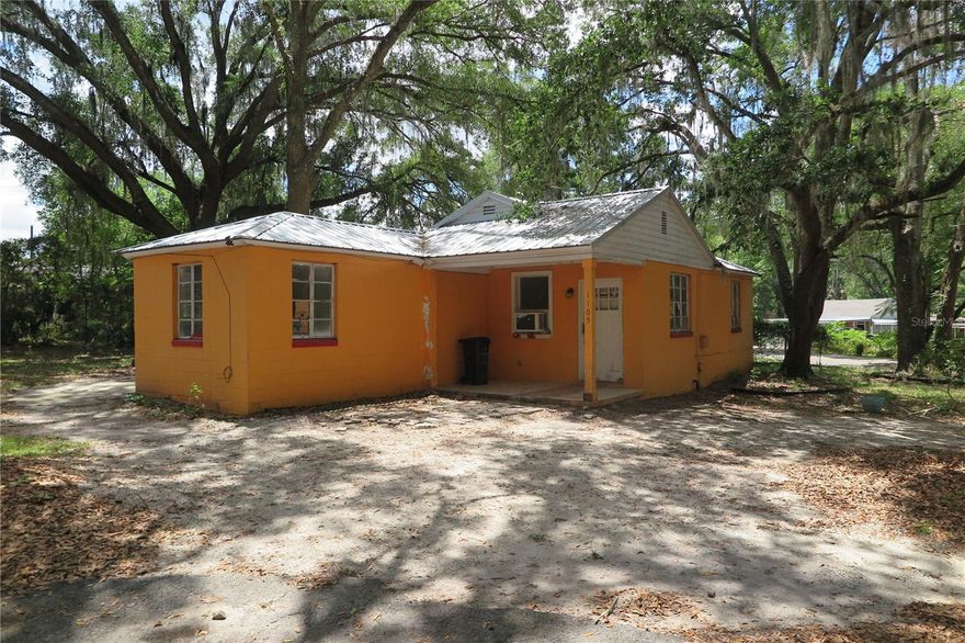 INVESTOR ALERT, Sold block 3 bedroom 1 bathroom, in need of a full remodel, property offers a corner lot and metal roof.  Are you ready to make some rental income?