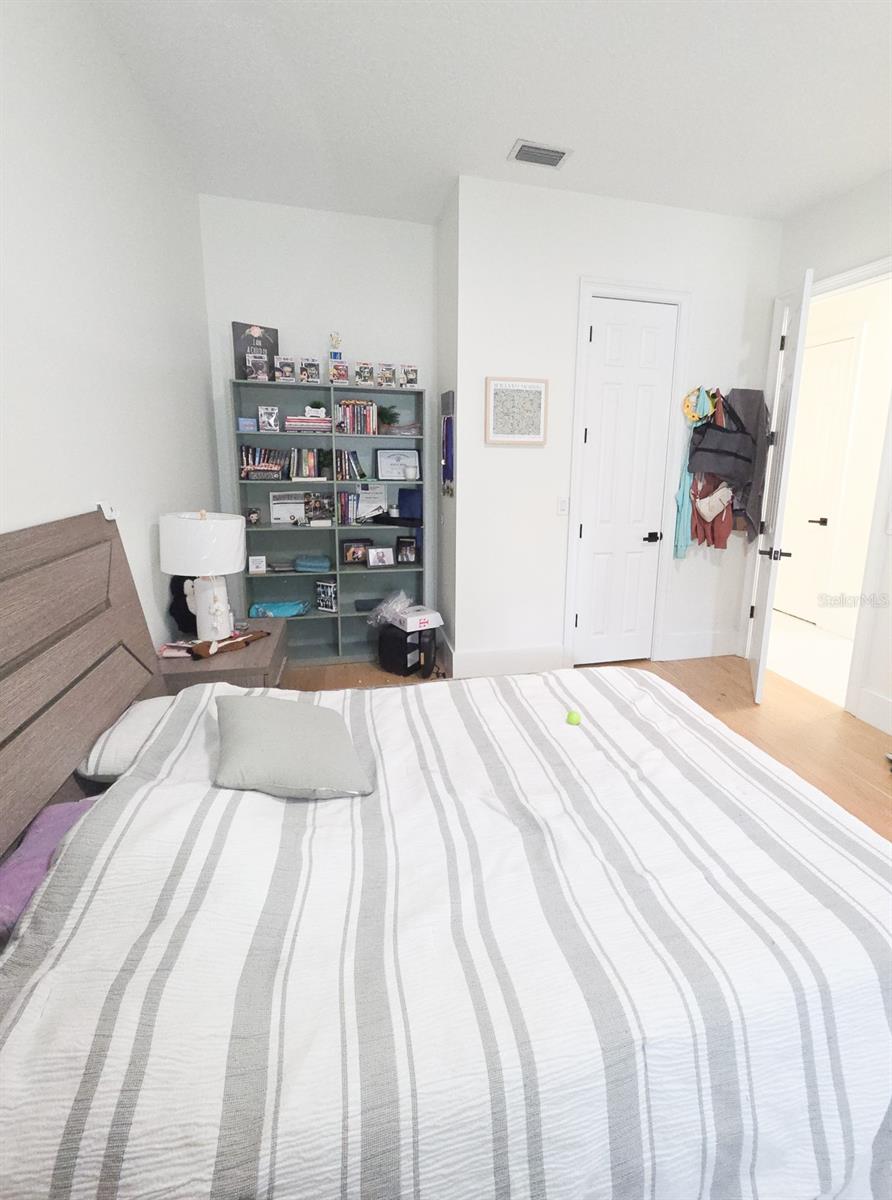 MARKHAM MEADOWS - Residential