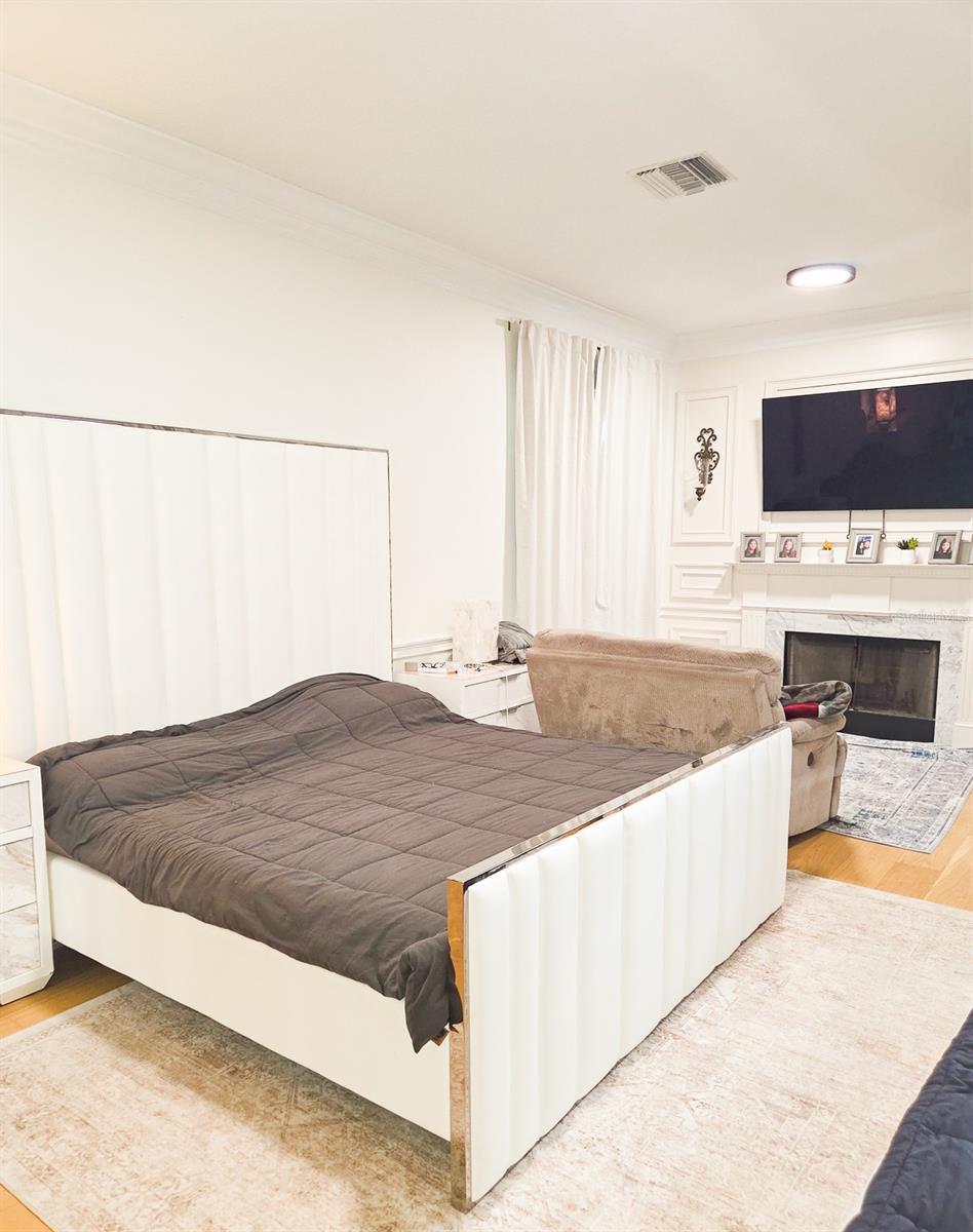 MARKHAM MEADOWS - Residential