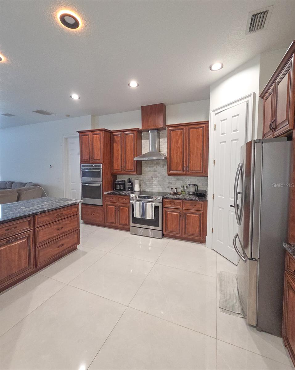 MARKHAM MEADOWS - Residential