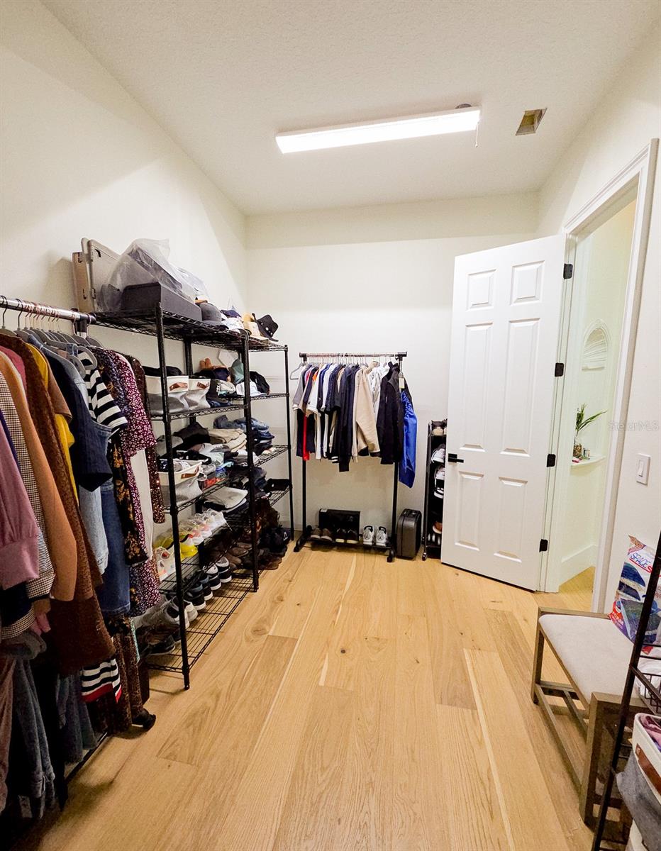 MARKHAM MEADOWS - Residential