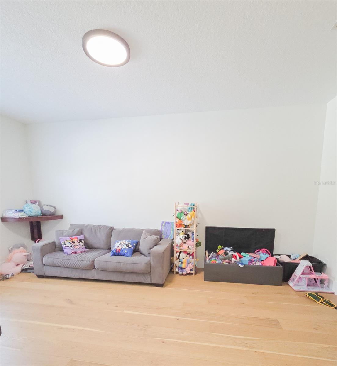 MARKHAM MEADOWS - Residential