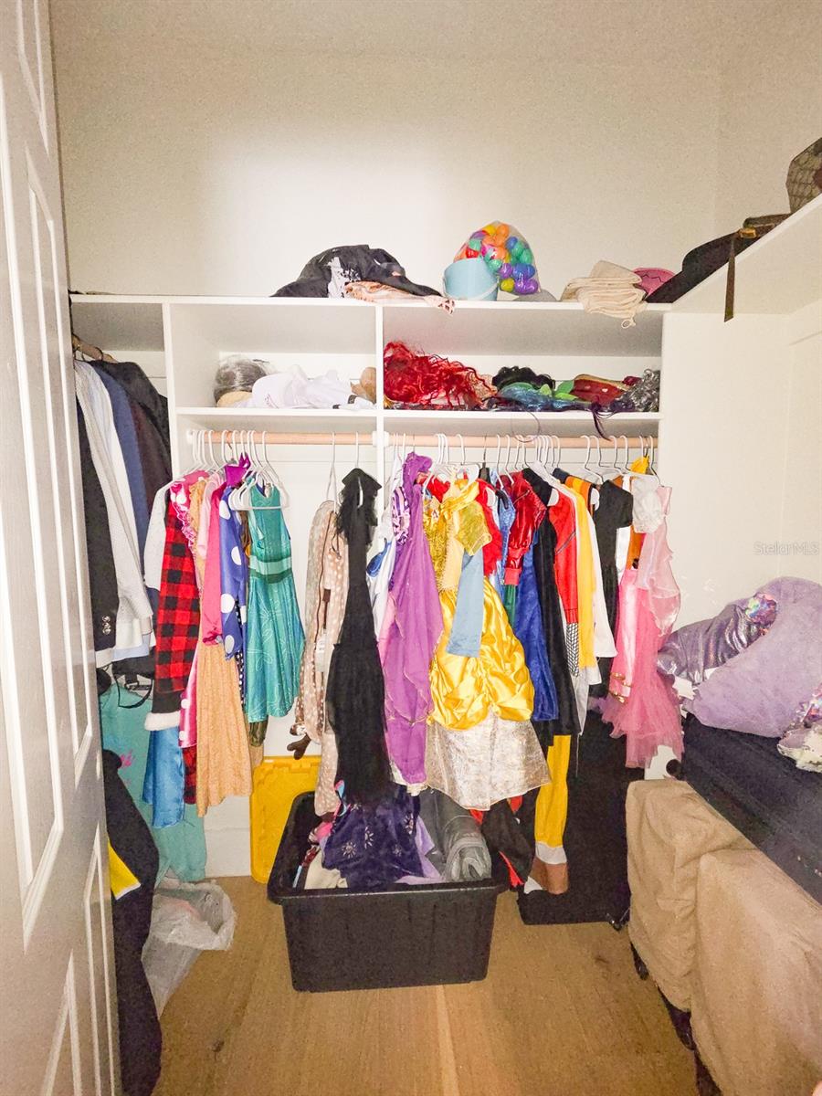 MARKHAM MEADOWS - Residential