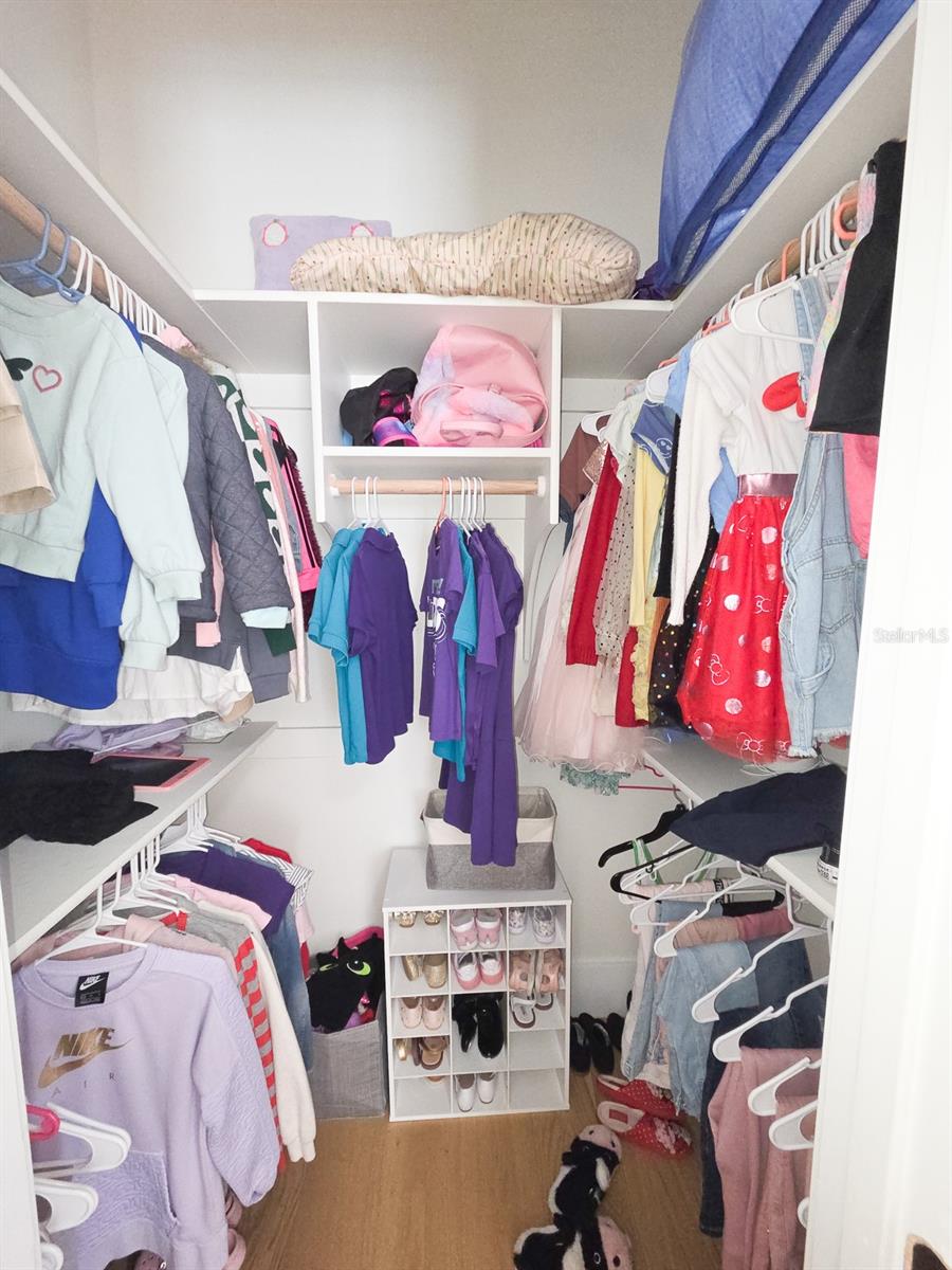 MARKHAM MEADOWS - Residential